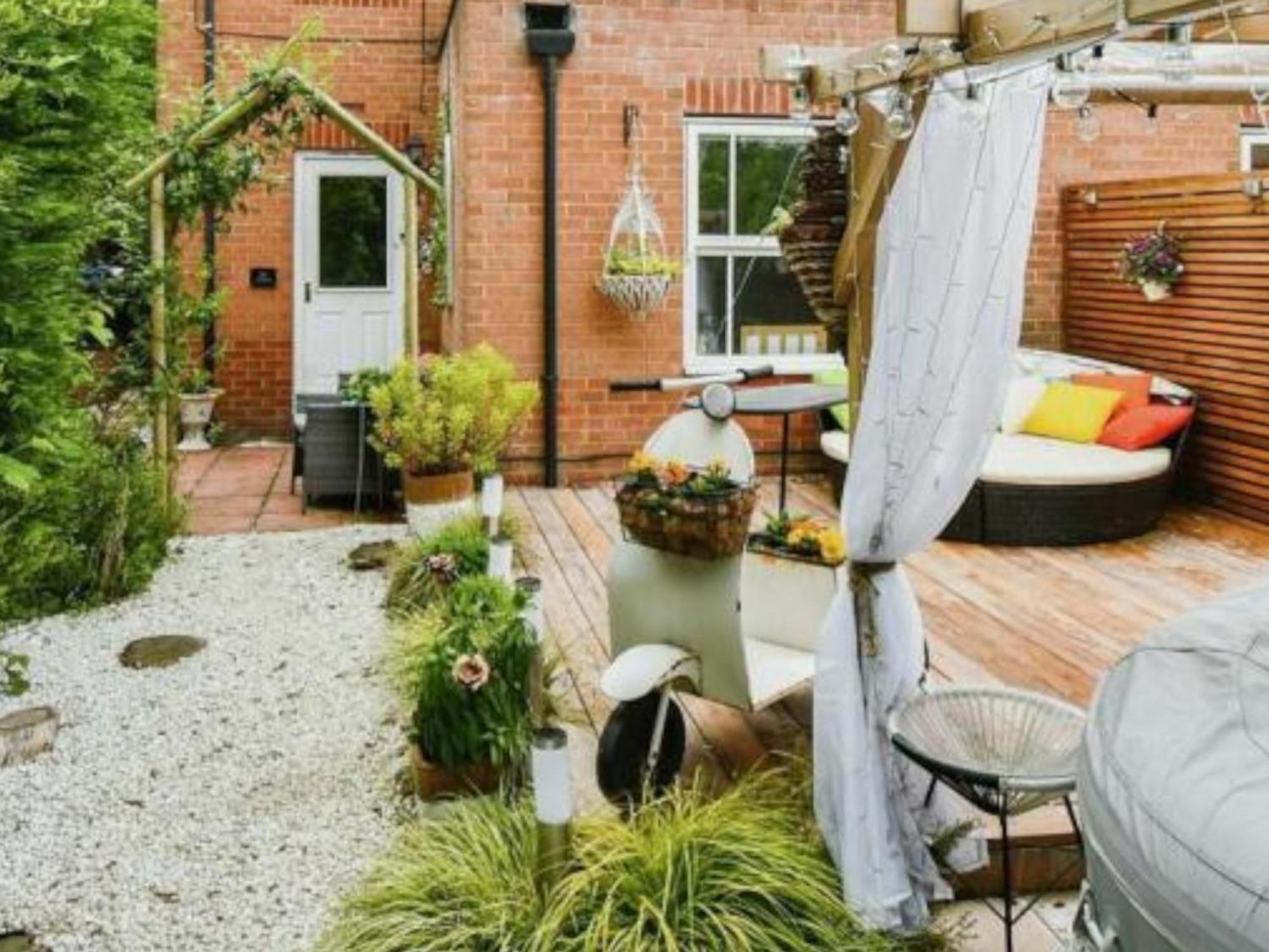 Cosy Garden Flat, Private Hot Tub & Four Poster Bed Lägenhet York Exteriör bild
